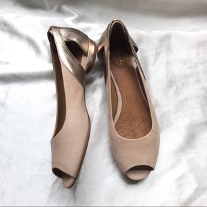 Clarks Artisan Blush Gold Peep toe flats